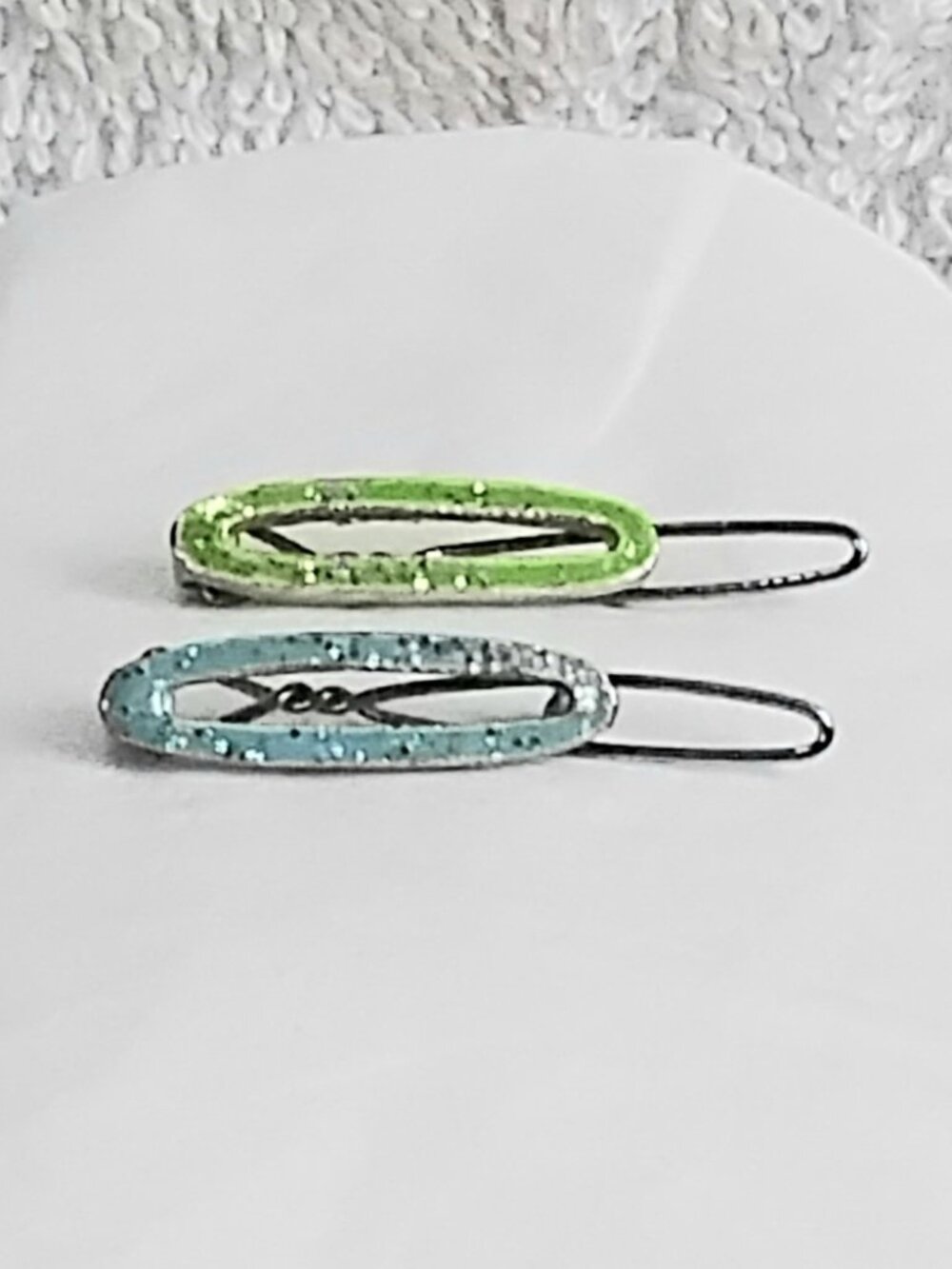 3/$25 2 Vintage & Beautiful Metal & Enamel Hair Pins Quality Costume Jewelry!!
